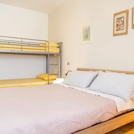 Apartment La Mora